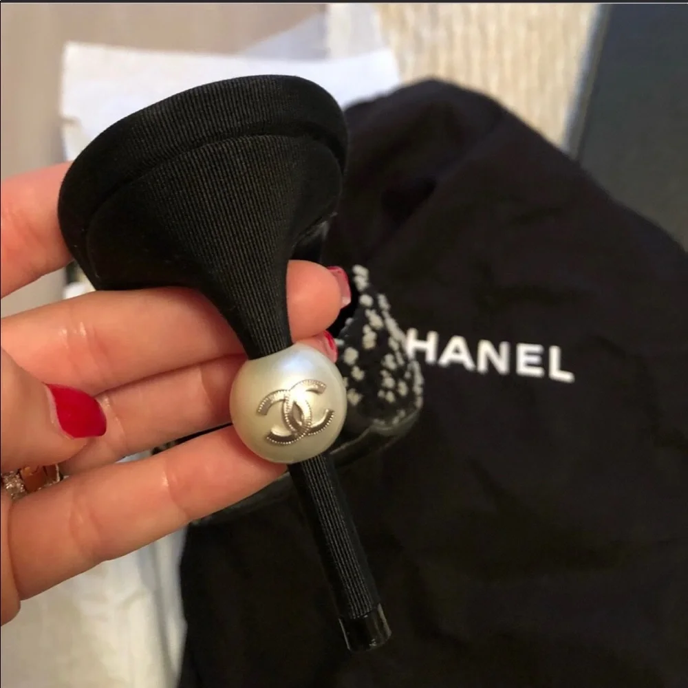 SOLD-Chanel tweed black and white mules 37 - Picture 6 of 12